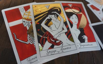 Insieme le 78 tavole originali di Strigarum Arcana, l’intero mazzo di Tarocchi ideato e realizzato a mano dall’artista Ardo Quaranta