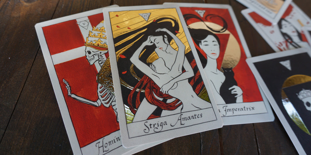 Insieme le 78 tavole originali di Strigarum Arcana, l’intero mazzo di Tarocchi ideato e realizzato a mano dall’artista Ardo Quaranta